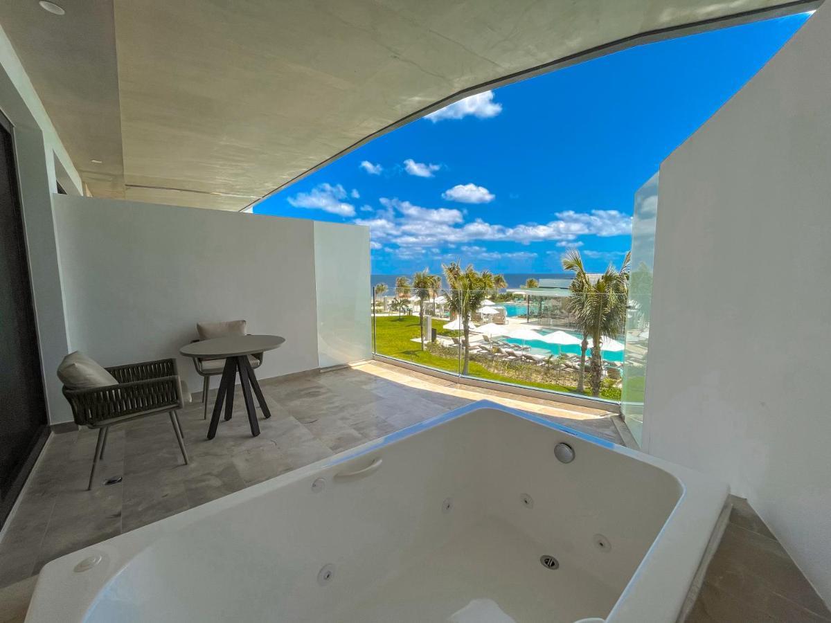 Haven Riviera Cancun (Adults Only) Alfredo V. Bonfil Eksteriør bilde Balcony of a suite at the Grand Palladium Costa Mujeres Resort & Spa