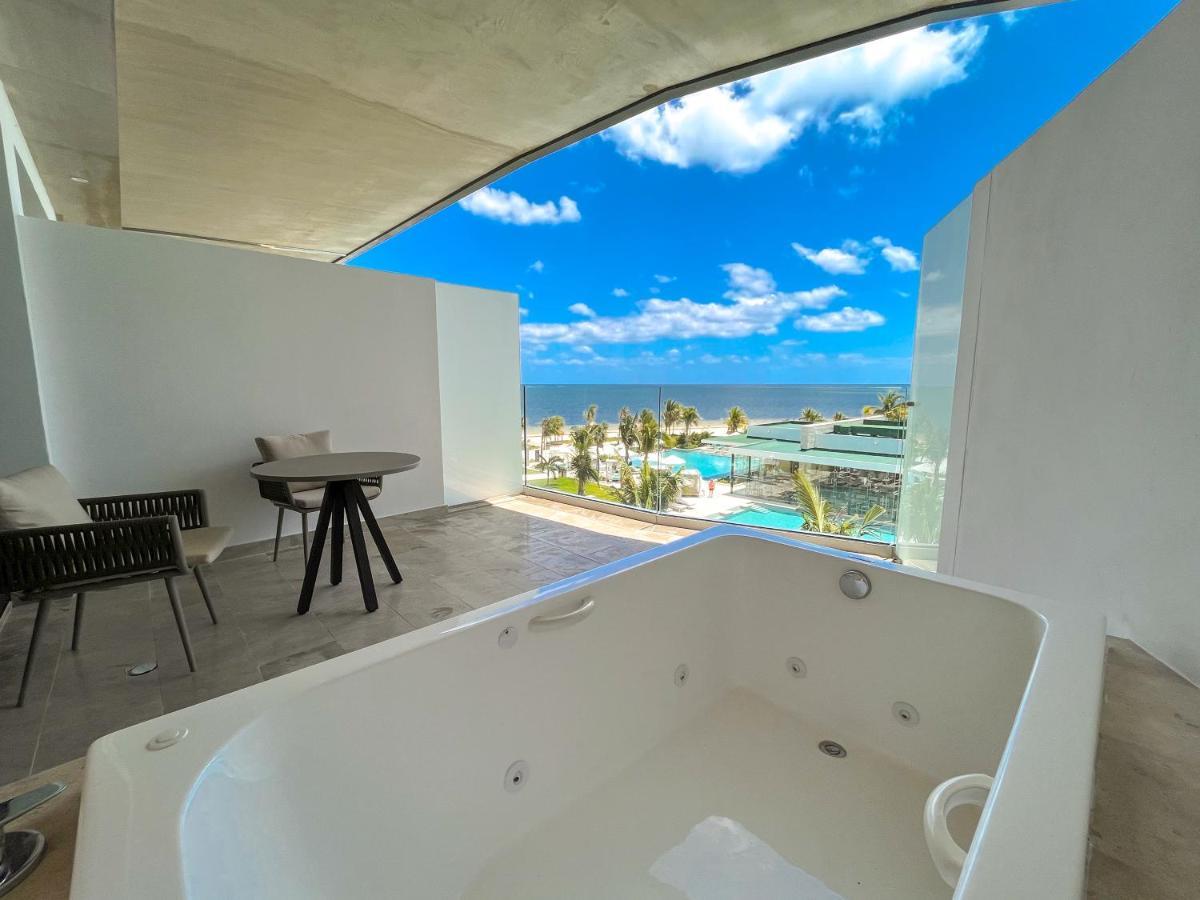 Haven Riviera Cancun (Adults Only) Alfredo V. Bonfil Eksteriør bilde A view from a room at the hotel