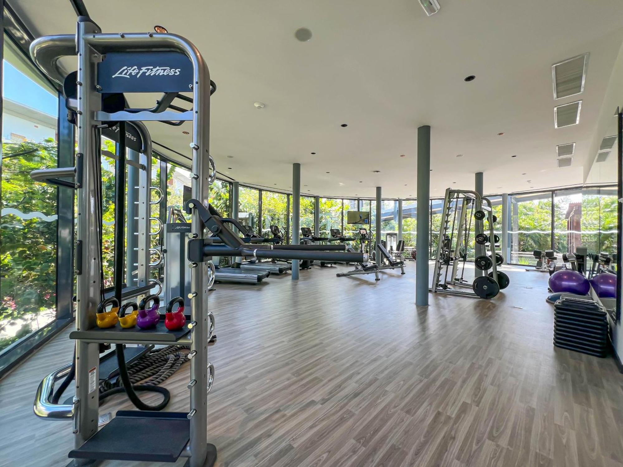 Haven Riviera Cancun (Adults Only) Alfredo V. Bonfil Eksteriør bilde Life Fitness gym at the 10th floor of the hotel